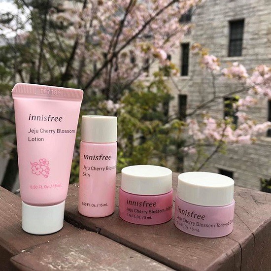 [Hcm]Bộ Kit Dưỡng Ẩm Và Nâng Tông Da Sáng Innisfree Jeju Cherry Blossom Special Kit (4 Sản Phẩm)