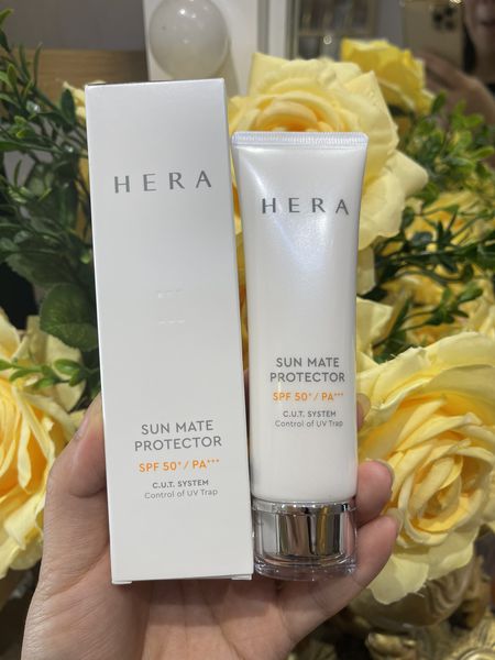 Kem Chống Nắng Nâng Tông Mịn Thoáng Hera Control Of Uv Sun Mate Protector Spf50+Pa+++