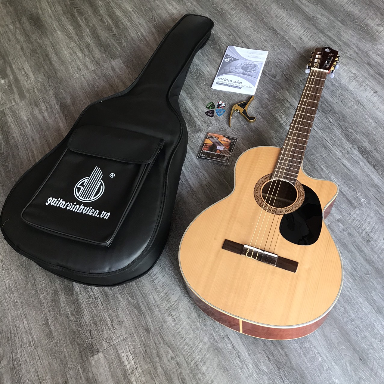 Đàn guitar classic gỗ hồng đào SV-C2 âm ấm - Đàn có ty chống cong cần - Có độ bền cao - Có dáng tròn