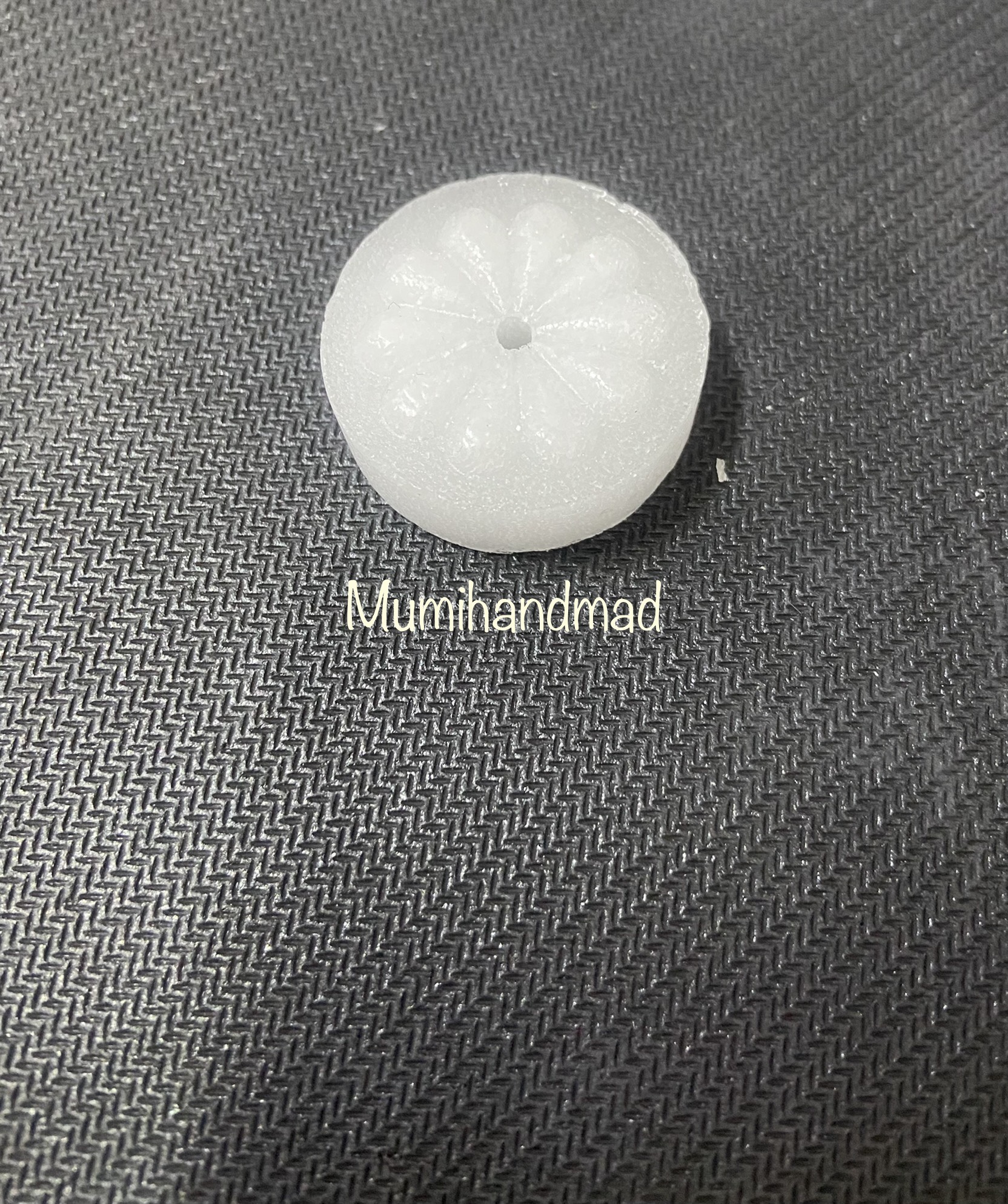 Sáp vuốt chỉ thêu hình hoa ( giá 1 viên)