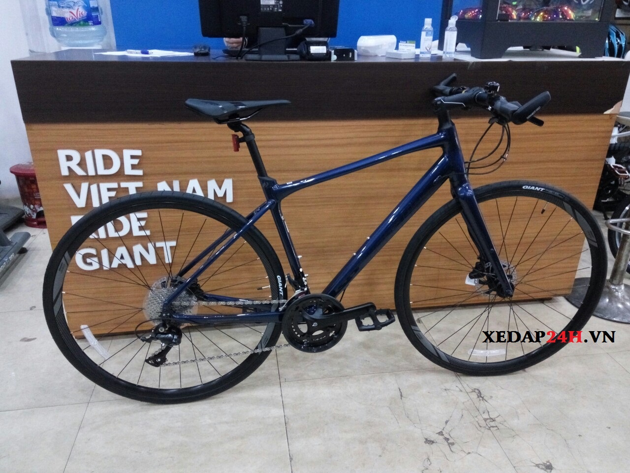 xe đạp thể thao đường phố GIANT FASTROAD SL2 2021 khung nhôm Aluxx SL siêu nhẹ group Sora 2x9 phanh 