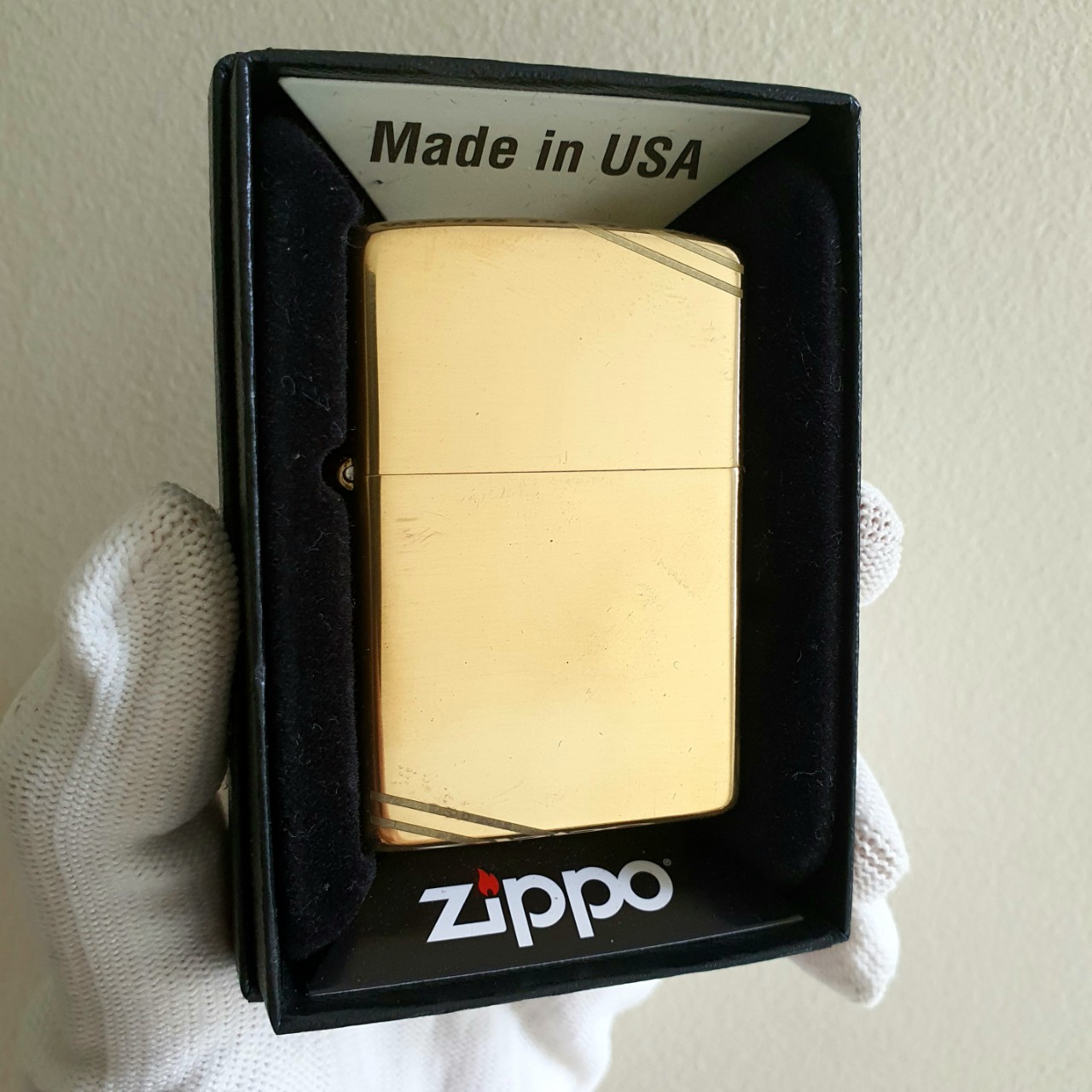 Bật Lửa Zippo Mỹ Đồng Vàng Trơn Bóng Chặt Góc Xéo Đời La Mã ( Tặng Phụ Kiện) Hột Quẹt Xăng Đá