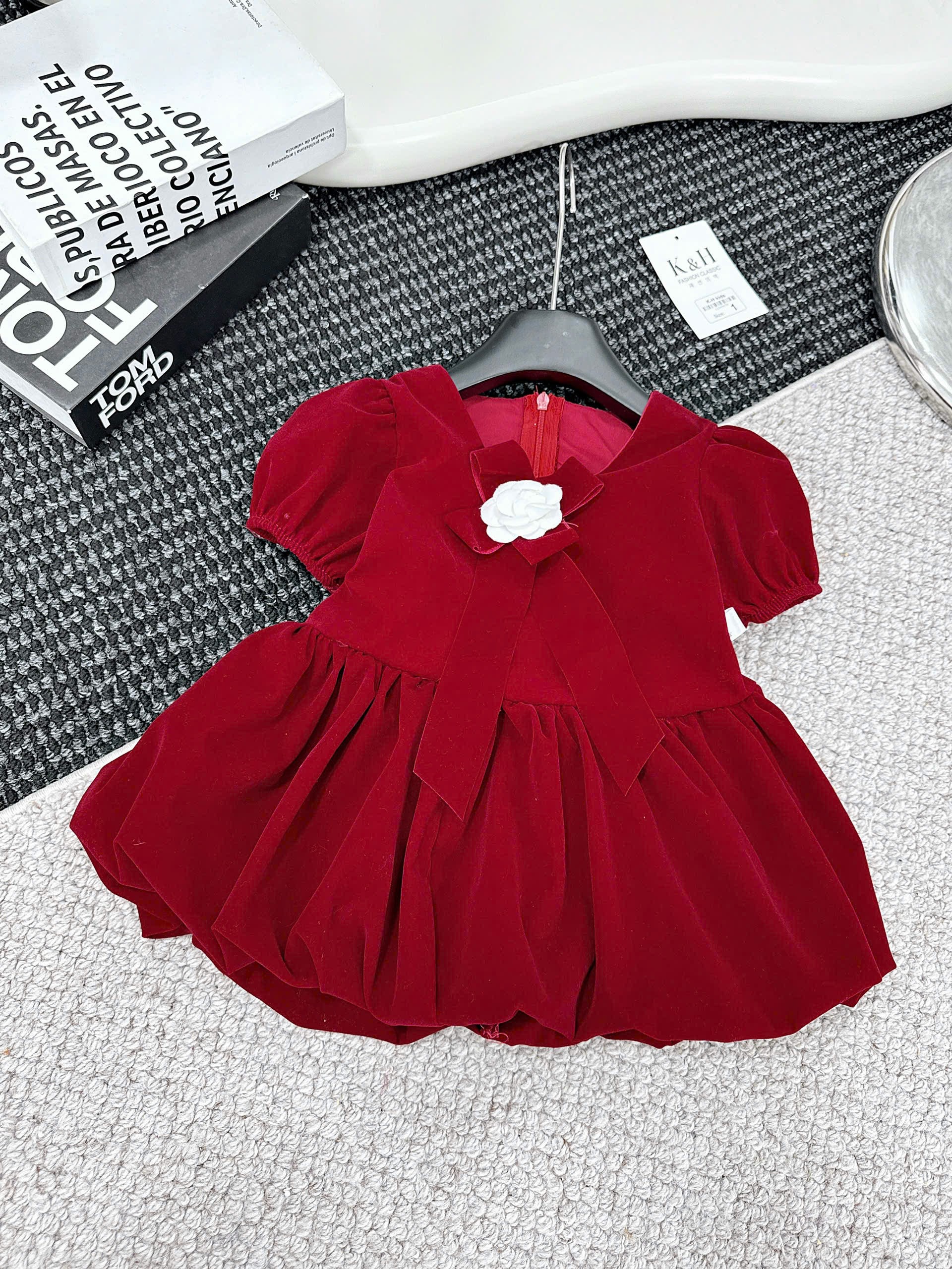 Váy bé gái  Váy nhung đỏ bồng nơ hoa sang chảnh cho bé diện noel và tết