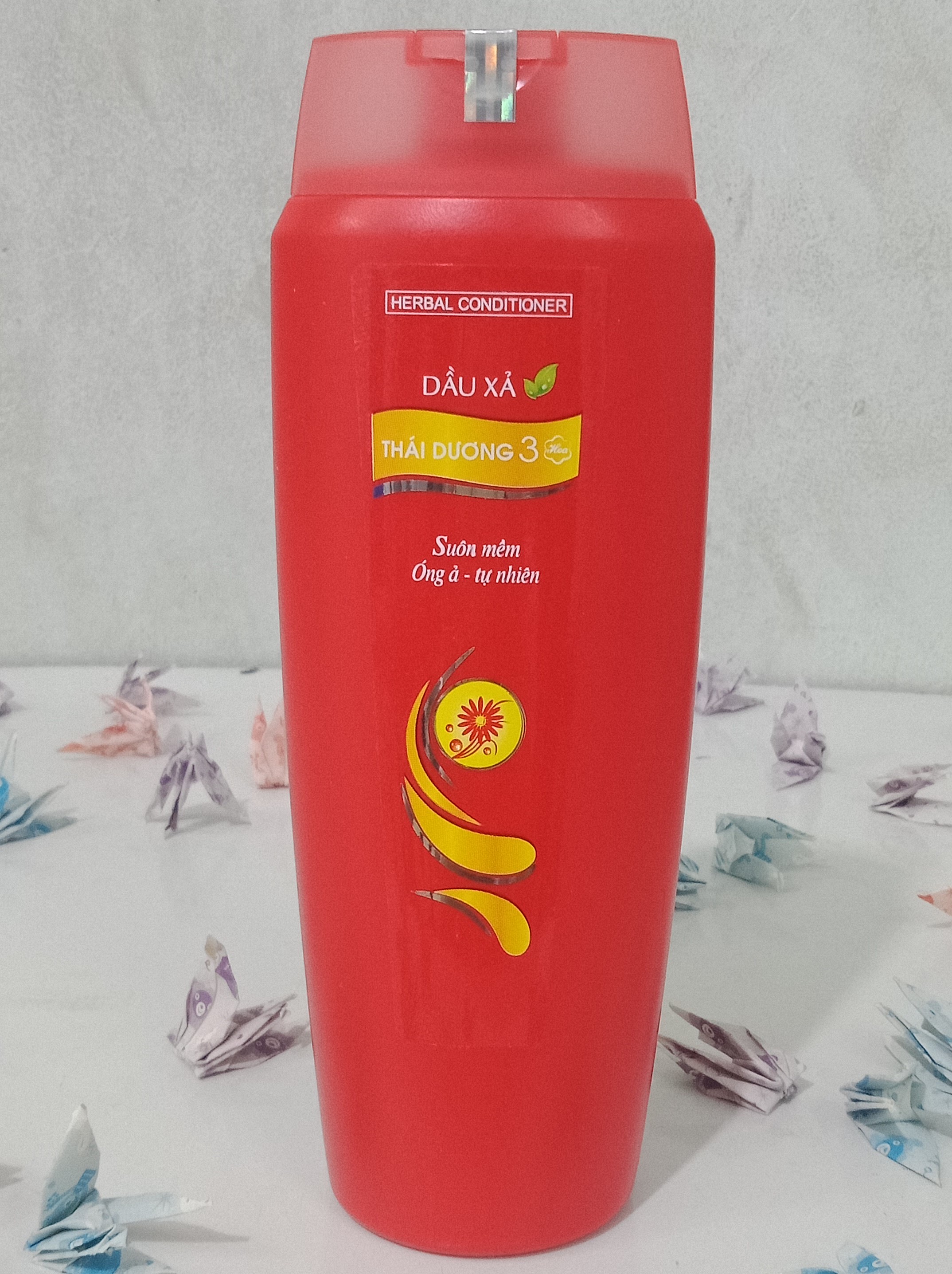 Dầu Xả/ Dầu Xả Thái Dương 3 Cho Mái Tóc Suôn Mượt Tự Nhiên ( Chai 200Ml Hương Hoa) Tặng Kèm Bọt Biển Rửa Mặt