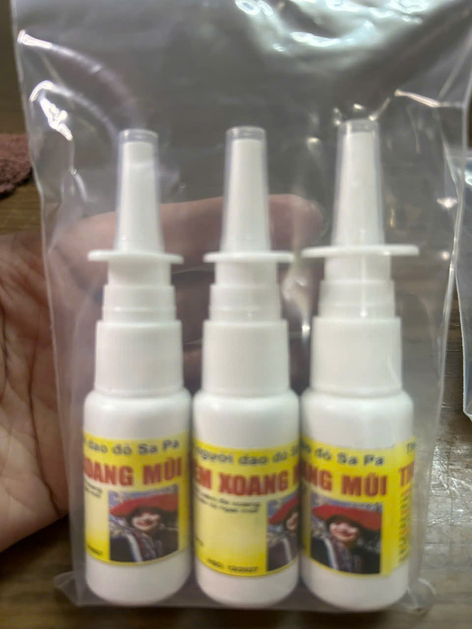 Xịt thông mũi dân tộc dao Đỏ- combo 3 chai