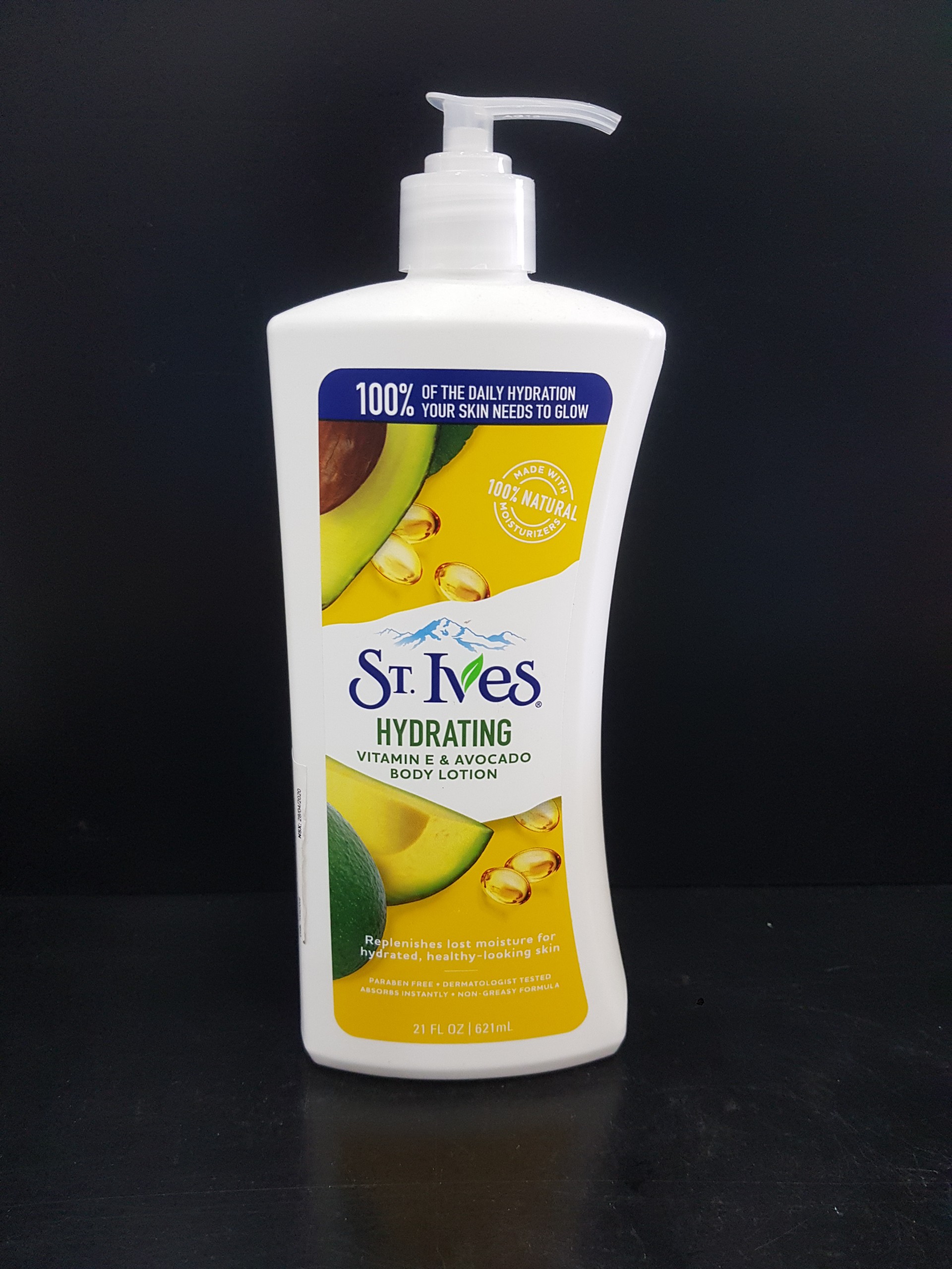 St. Ives Dưỡng Da Toàn Thân Vitamin E Và Bơ - Dưỡng Ẩm Sữa Nhẹ Nhàng Làm Mịn Cơ Thể Kem 621Ml