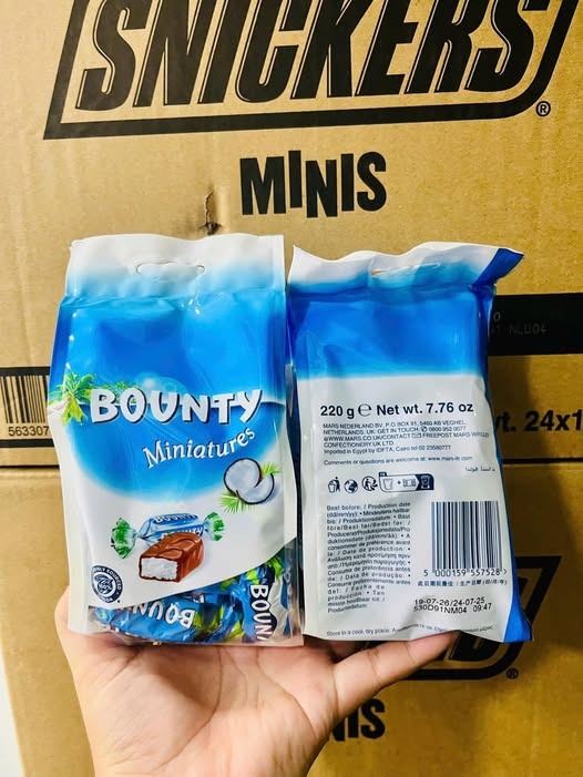 Socola nhân dừa Bounty Miniatures Chocolate 220g