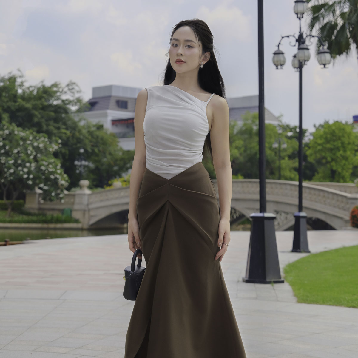 Chân Váy Đuôi Cá Ôm Midi Maybi Tuyết Mưa Phối Kiểu Xếp Ly Chân Váy Dài Thiết Kế Sang Trọng Tinh Tế