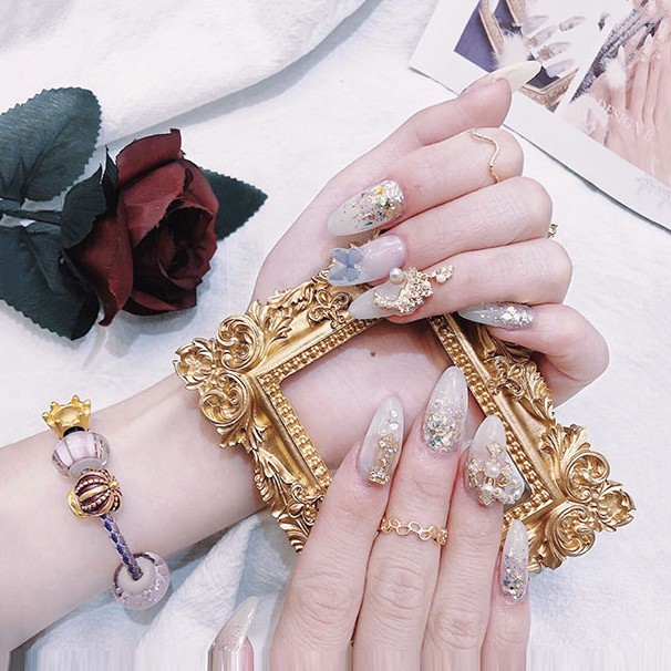 Khung chụp ảnh nail  mẫu móng trưng bày móng