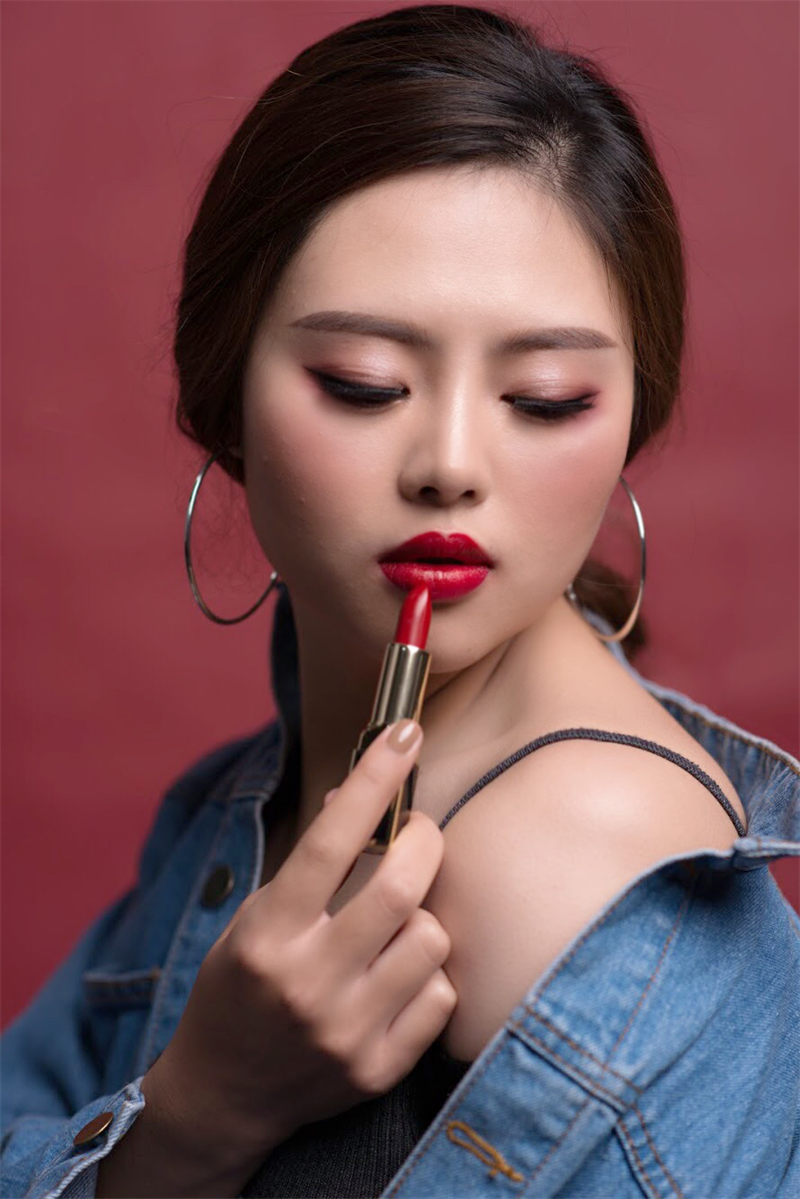 Son Dưỡng Màu Lâu Trôi Bavena Red Audacity Last Lipstick 4G 317 - Đỏ Mận