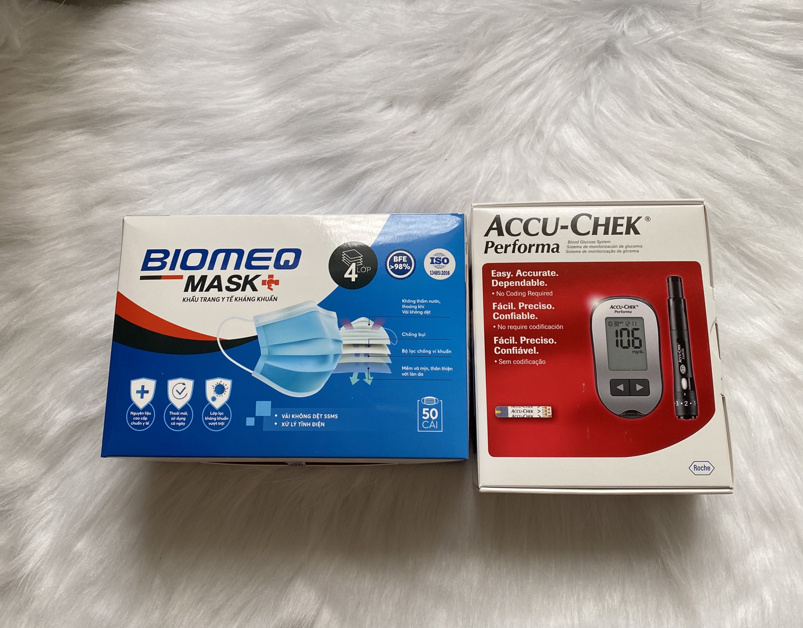 Bộ Máy Đo Đường Huyết Accu - Chek Peforma Mmol/L + Tặng Kèm Khẩu Trang Y Tế Cao Cấp Biomeq