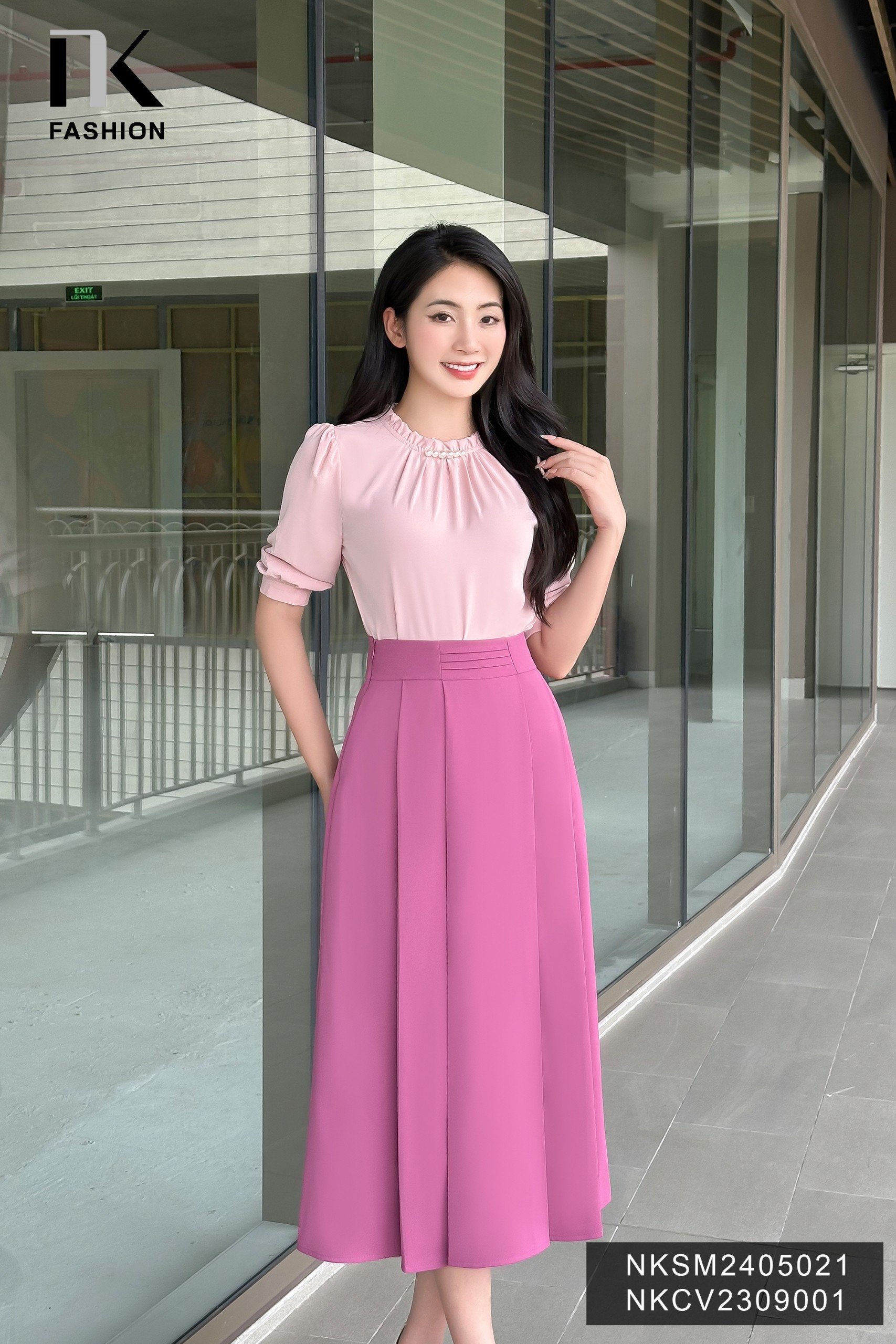 Áo Sơ Mi Cổ Bèo Đính Ngọc NK Fashion Công Sở Nữ Thanh Lịch Nữ Tính Vải Mềm Mịn NKSM2405021