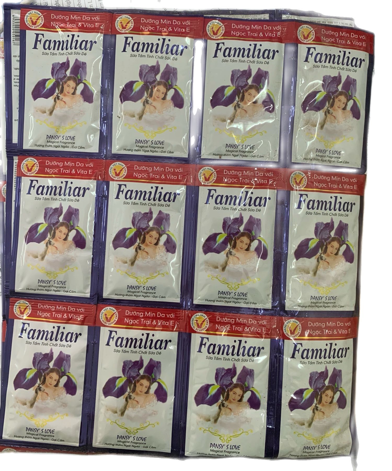 [HCM][QUÀ TẶNG KHÔNG BÁN] Combo 3 gói Sữa Tắm tinh chất sữa dê Family dây 5ml (Màu Ngẫu Nhiên)