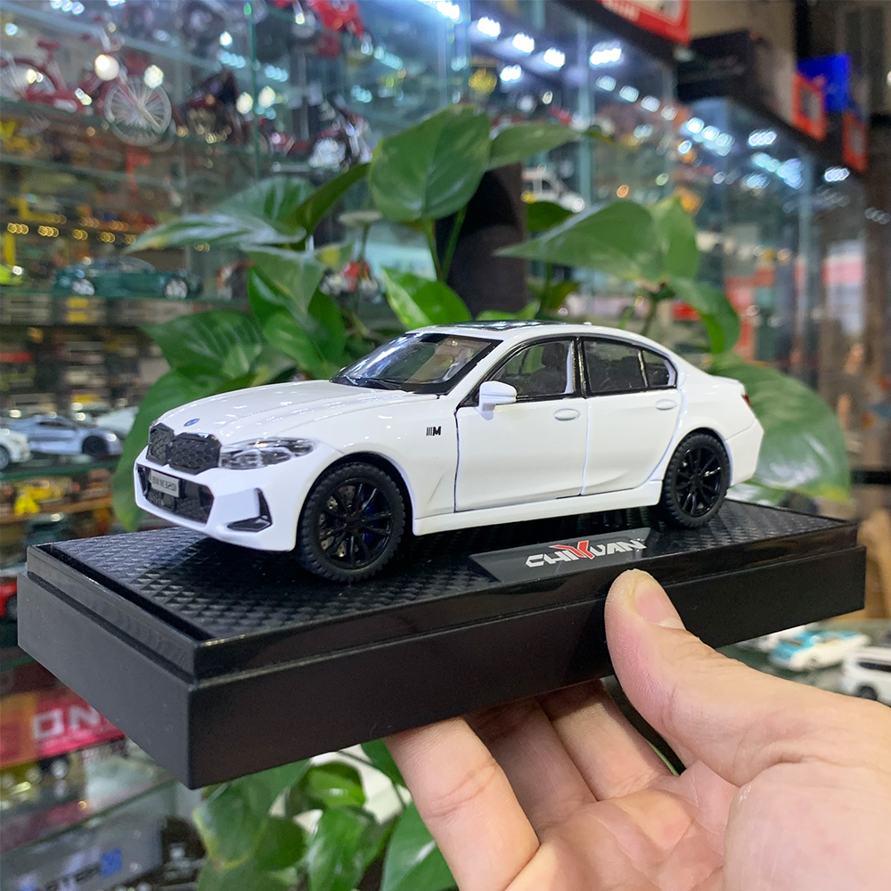 Mô hình xe BMW 320i có đèn và âm thanh tỉ lệ 1:32 kèm đế trưng bày