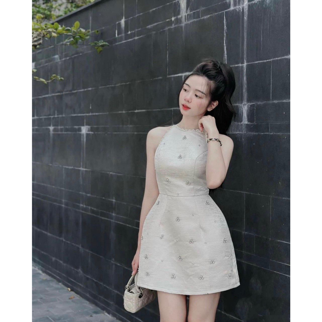 Đầm dự tiệc cổ yếm đính hạt cao cấp Hannie Dress