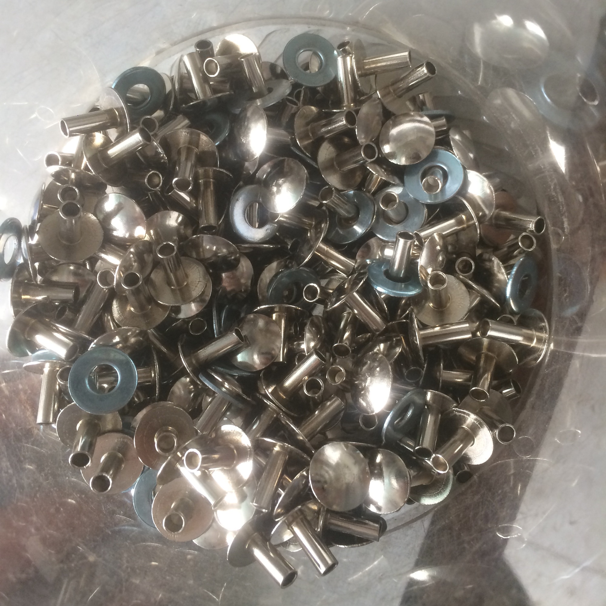 Set 50 cái đinh tán NÓN BẢO HIỂM ( có long đền )