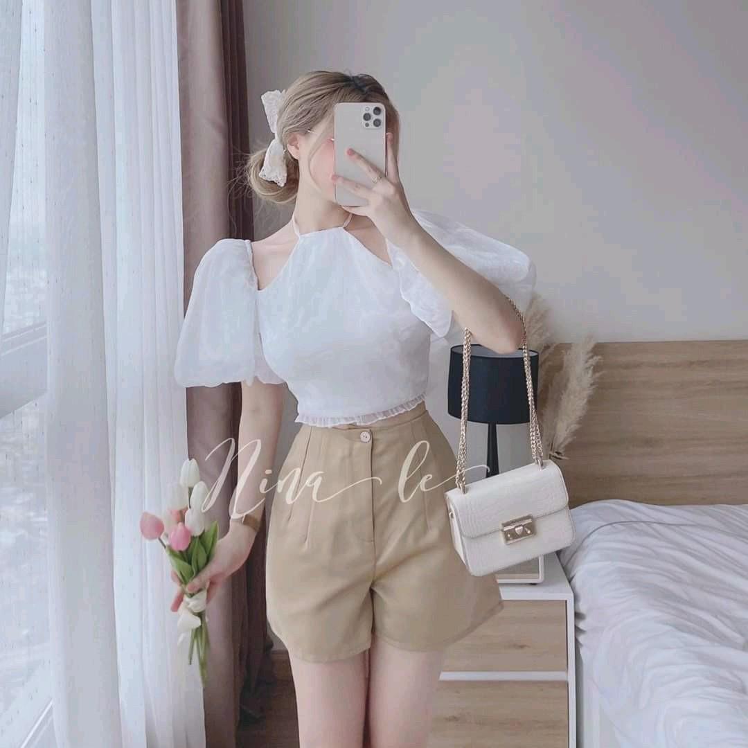 Set áo cổ yếm trễ vai và quần đùi dễ thuơng