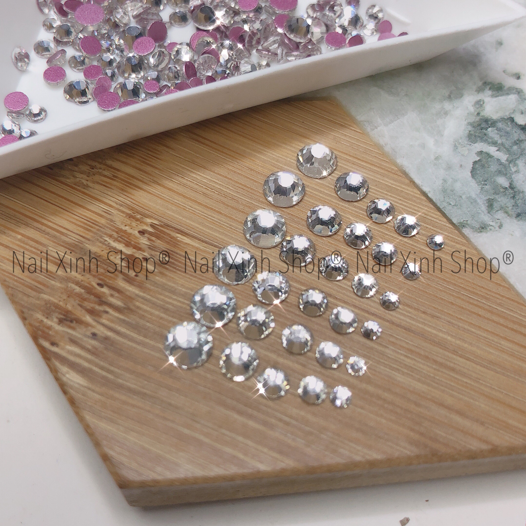 Đá trang trí móng đá nail hộp tròn phụ kiện nail trang trí mong tay cao cấp 2020 (đá cắt 6D đa giác sáng -đẹp)