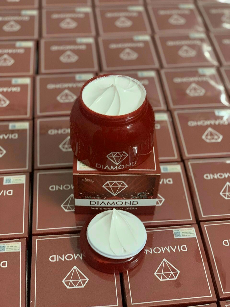 Kem Body Dưỡng Trắng Da Diamond Red