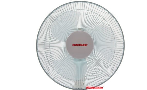 Quạt sạc Sunhouse SH712 có 3 cánh bằng nhựa ABS cao cấp