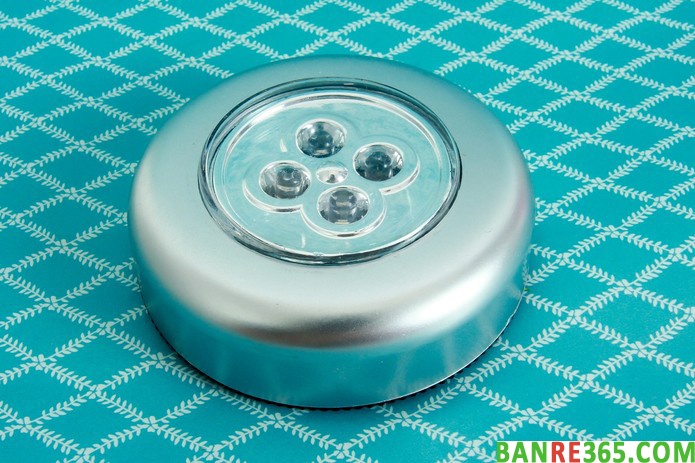 3 đèn led loại 4 bóng dán tường tiện dụng - 3