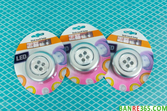 3 đèn led loại 4 bóng dán tường tiện dụng - 1
