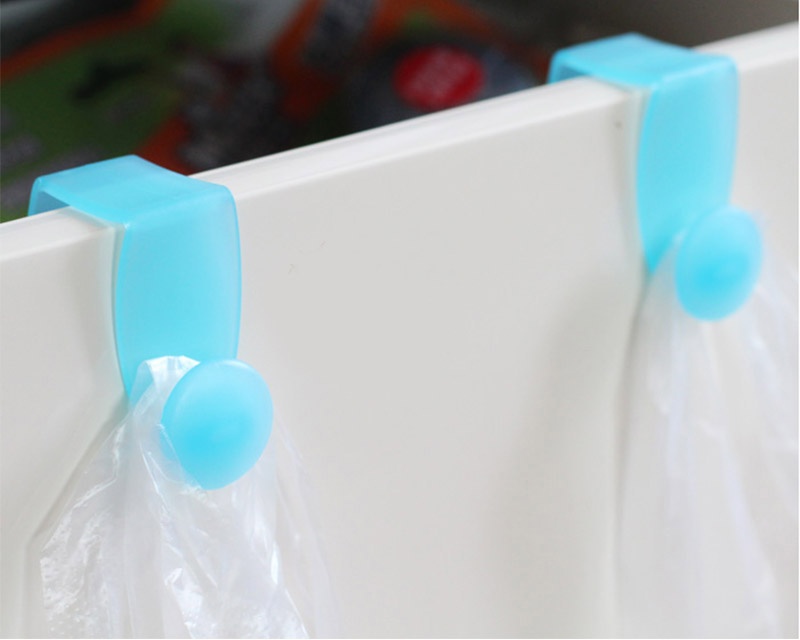 Bộ 2 móc gài cánh tủ treo túi nilon KM-1137 hàng Nhật