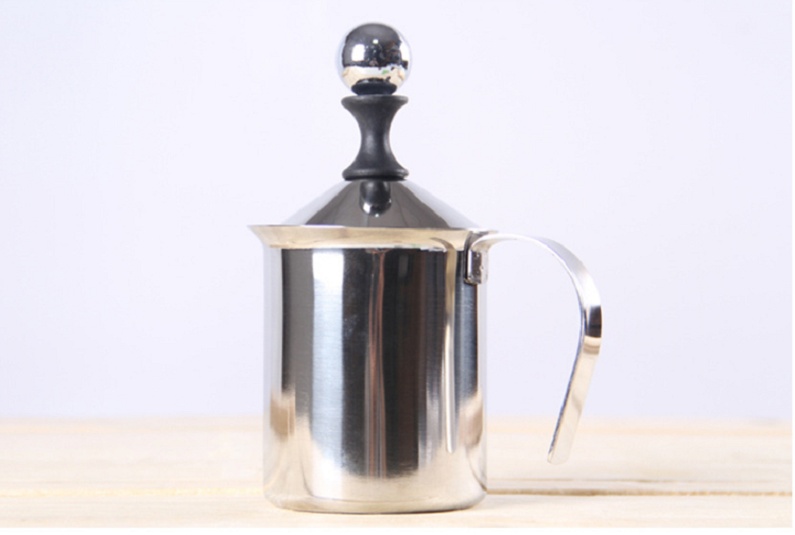 Bình đánh sữa làm cappuchino
