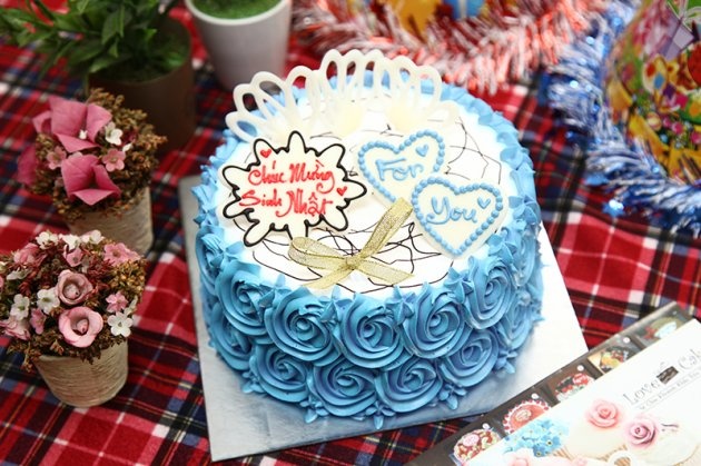 Bánh sinh nhật full hoa hồng tại Love Cake