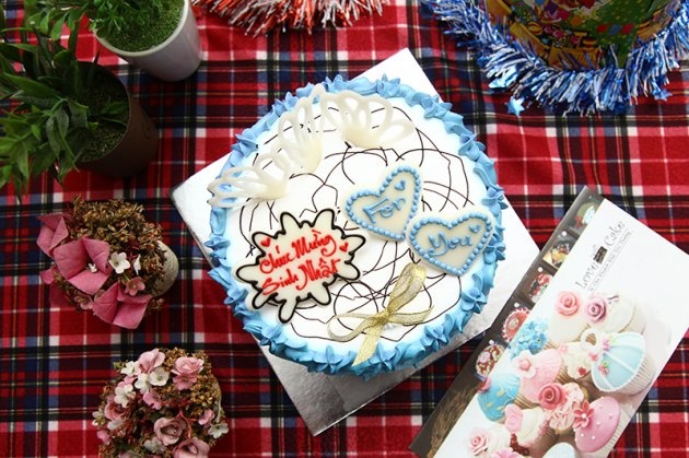 Bánh sinh nhật full hoa hồng tại Love Cake
