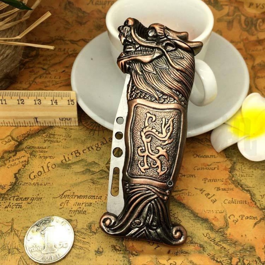 Hộp Quẹt Bật Lửa Kiêm Dao Bấm Hình Rồng Hộp Quẹt Bật Lửa Kiêm Dao Bấm Hình Rồng