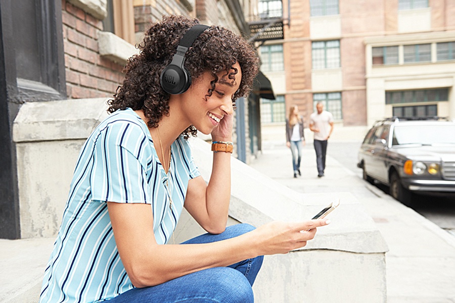 Tai Nghe Không Dây Chống Ồn JBL E65BTNC - Hàng Chính Hãng