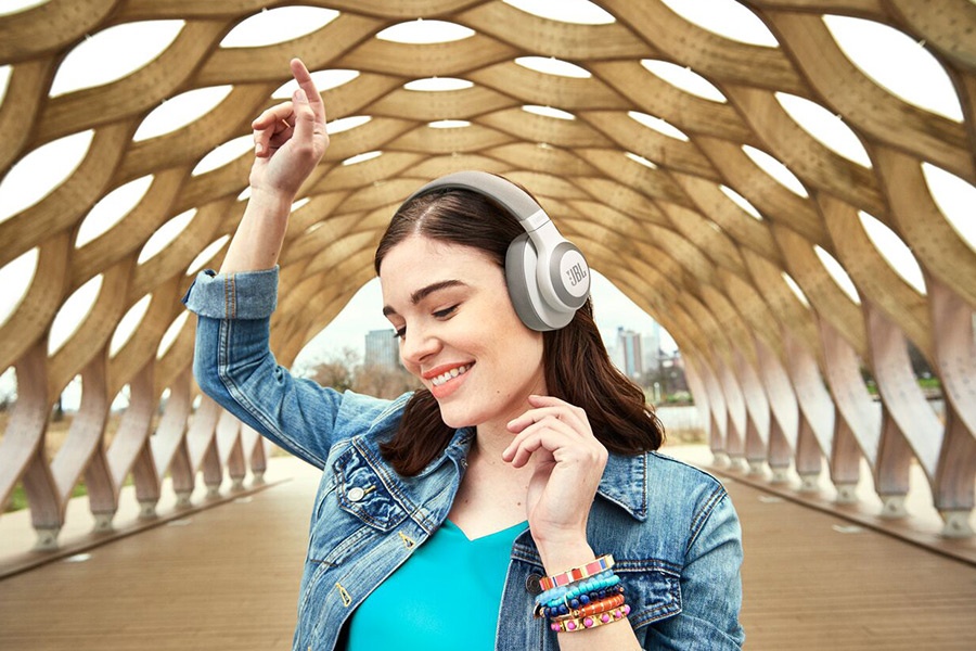 Tai Nghe Không Dây Chống Ồn JBL E65BTNC - Hàng Chính Hãng