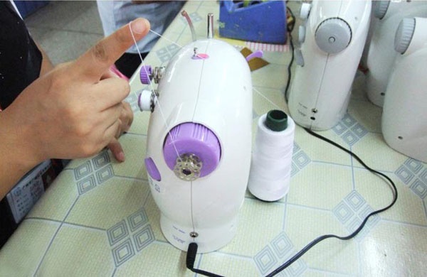 Bán sỉ máy may mini để bàn Mini Sewing Machine CMD