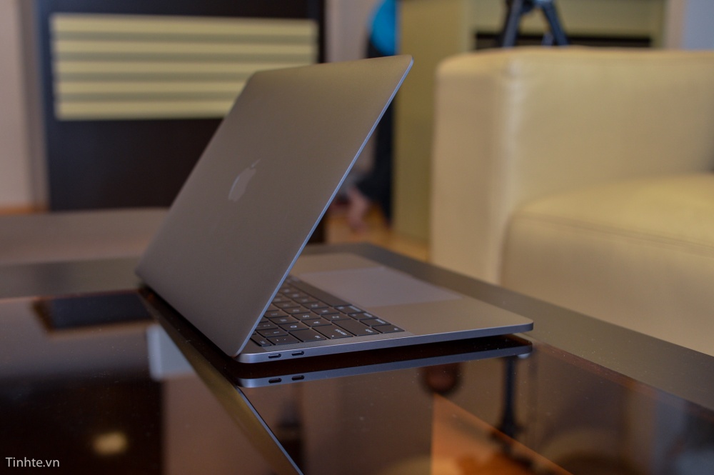 Macbook_Pro_13_late_2016-10.jpg
