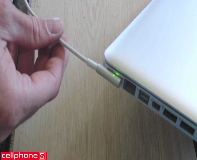 Sạc Apple 45W MagSafe 2 Power Adapter MD592