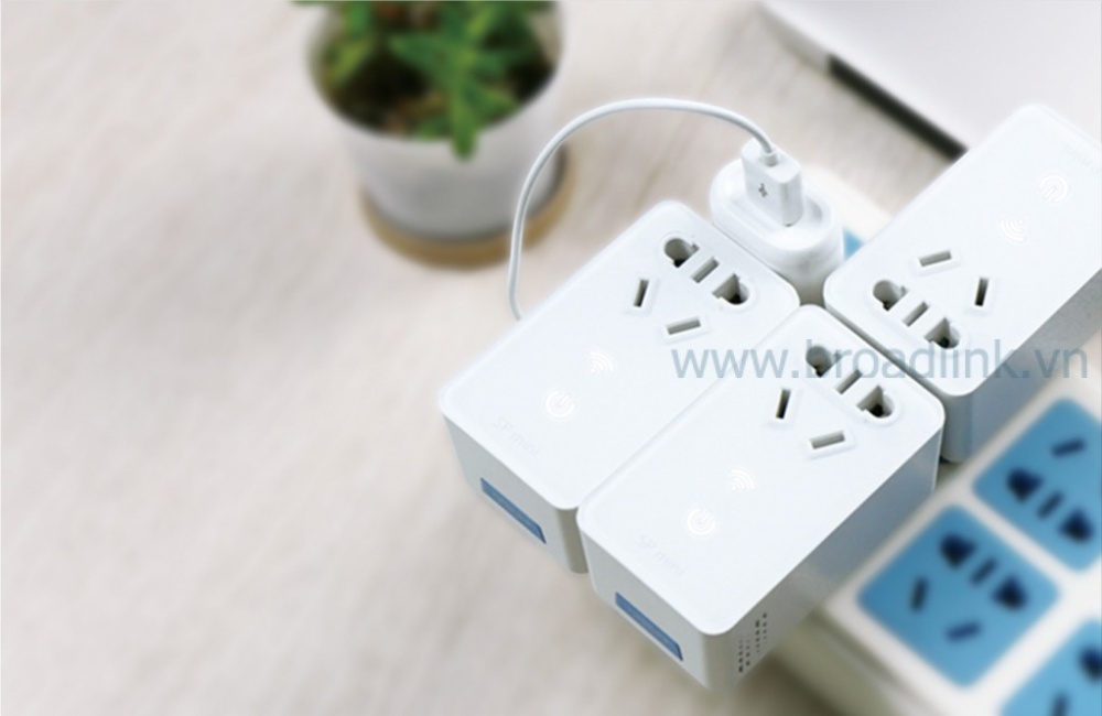 Ổ cắm thông minh Wifi Broadlink SP-Mini nhỏ gọn
