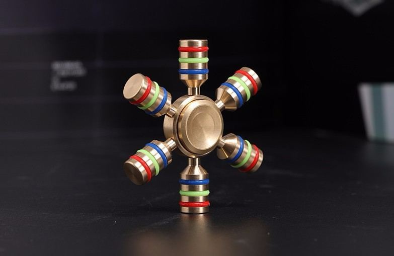 Con quay Spinner cao cấp 6 cánh bằng đồng