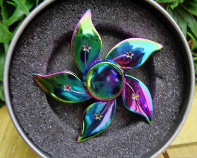 Con quay giảm stress hand spinner cao cấp