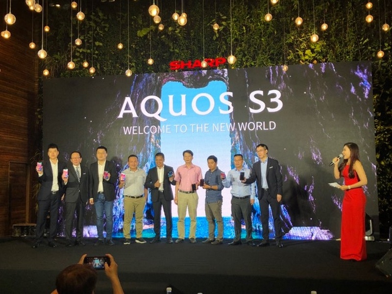 Sharp Aquos S3 ra mắt tại Việt Nam