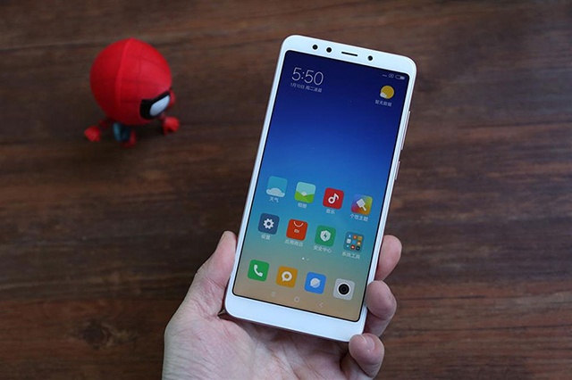 Màn hình tràn viền theo xu thế Màn hình tràn viền theo xu thế