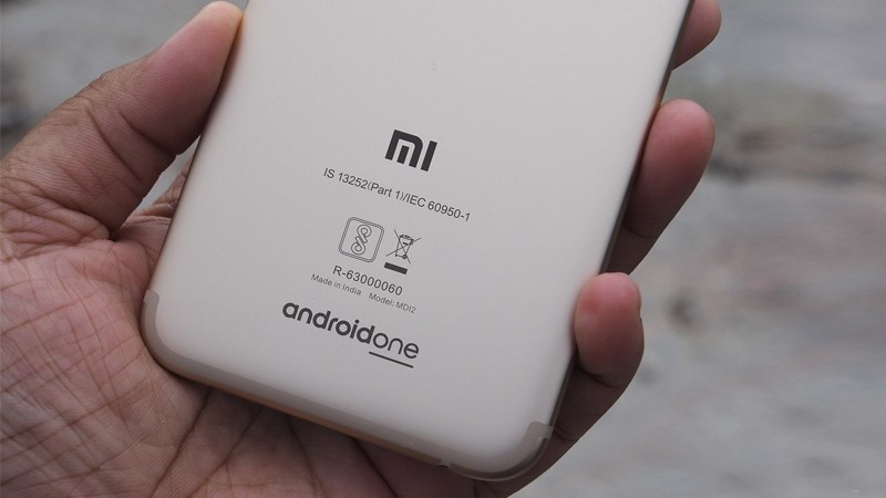 Trên tay Xiaomi Mi A1 Trên tay Xiaomi Mi A1